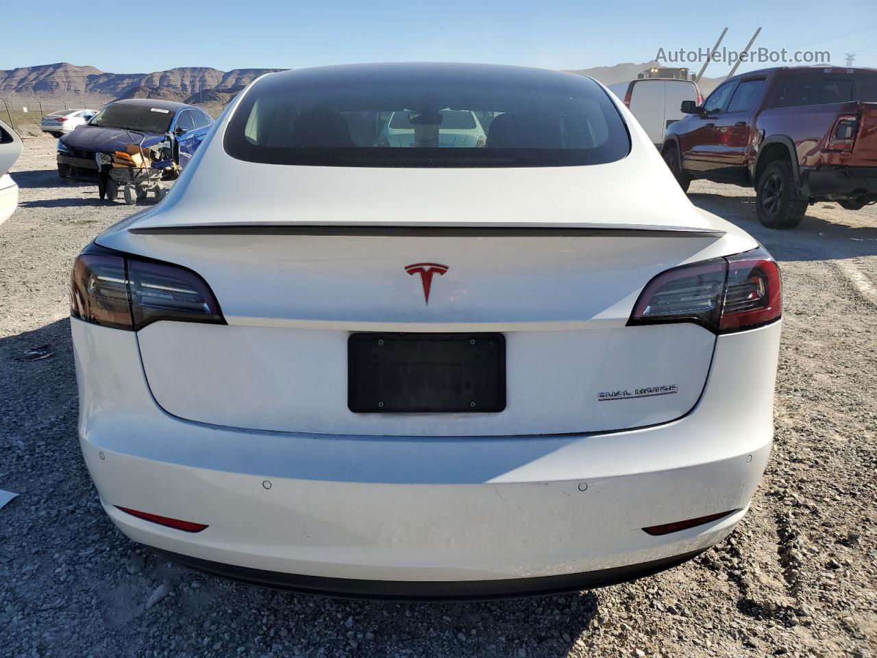 2019 Tesla Model 3  White vin: 5YJ3E1EB9KF231398