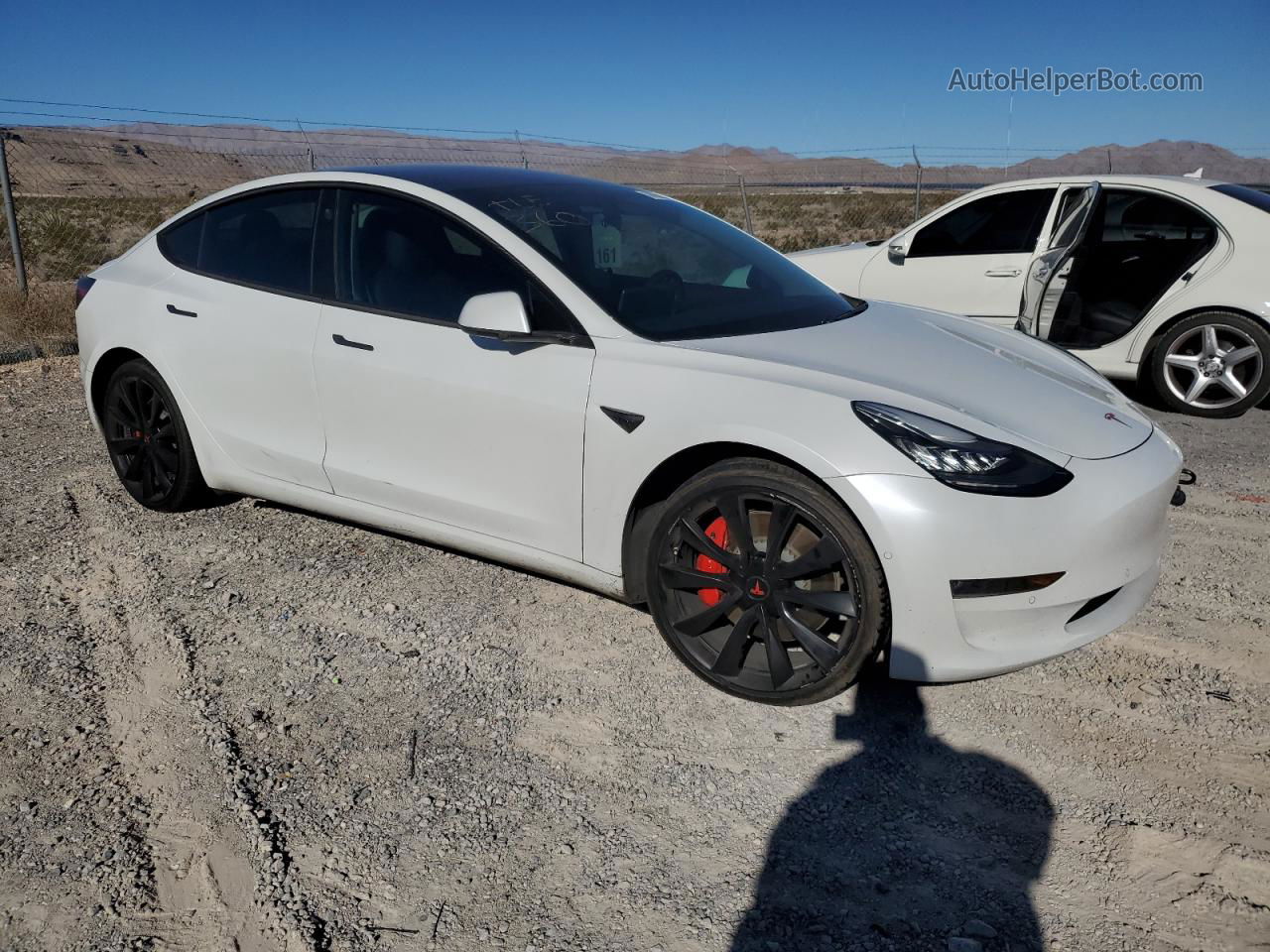 2019 Tesla Model 3  White vin: 5YJ3E1EB9KF231398