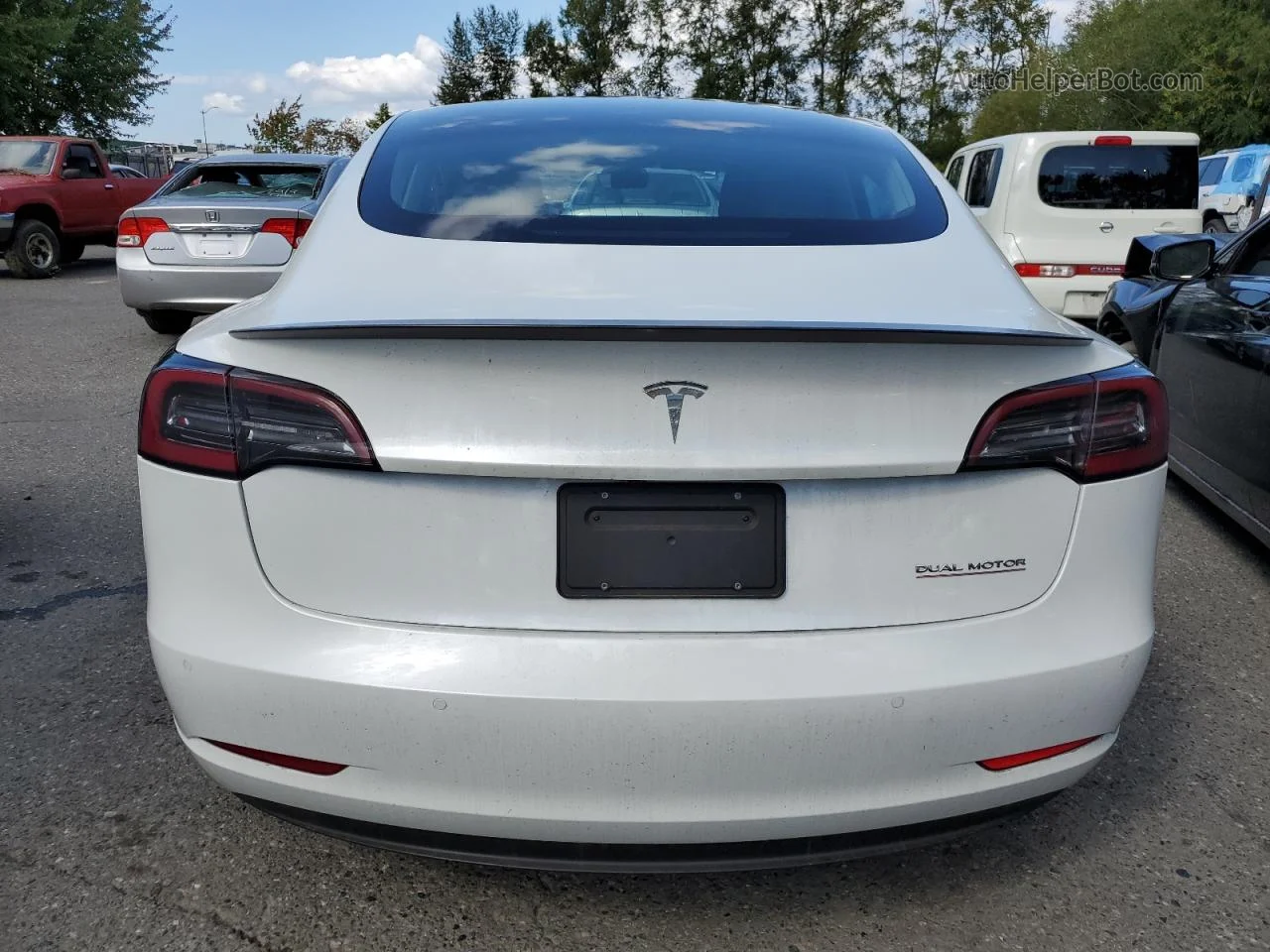 2019 Tesla Model 3  White vin: 5YJ3E1EB9KF470062