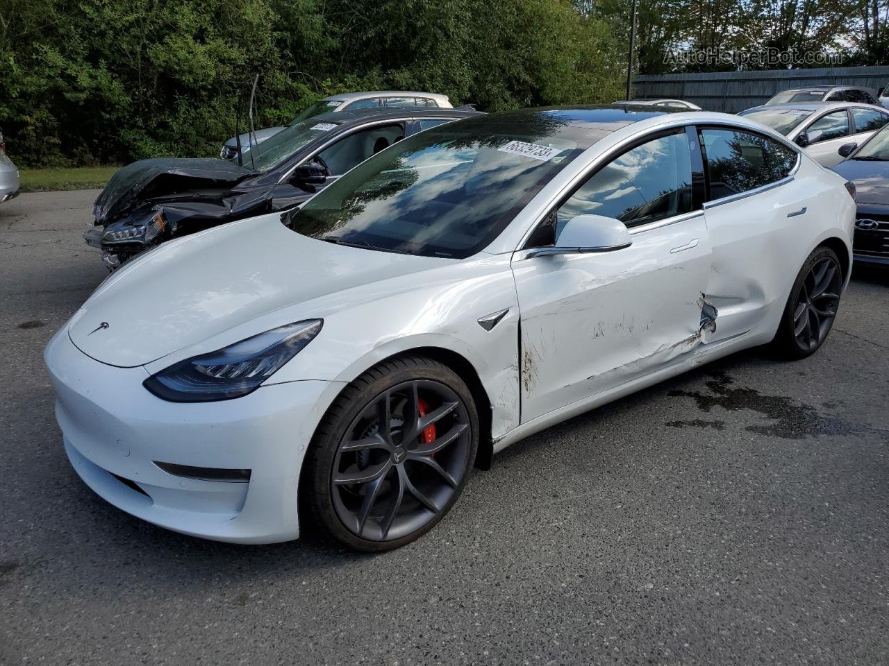 2019 Tesla Model 3  Белый vin: 5YJ3E1EB9KF470062