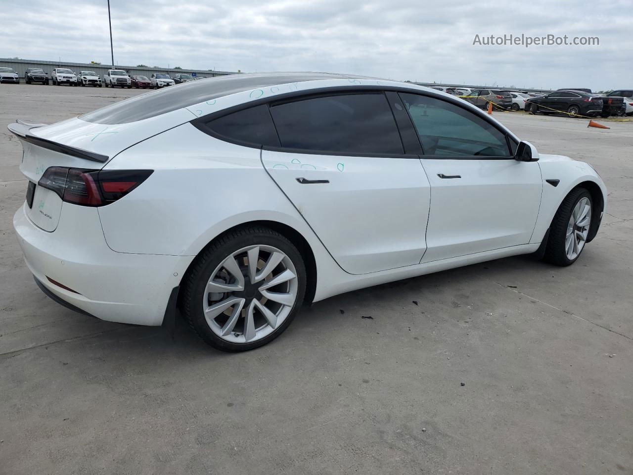 2020 Tesla Model 3  Белый vin: 5YJ3E1EB9LF741882