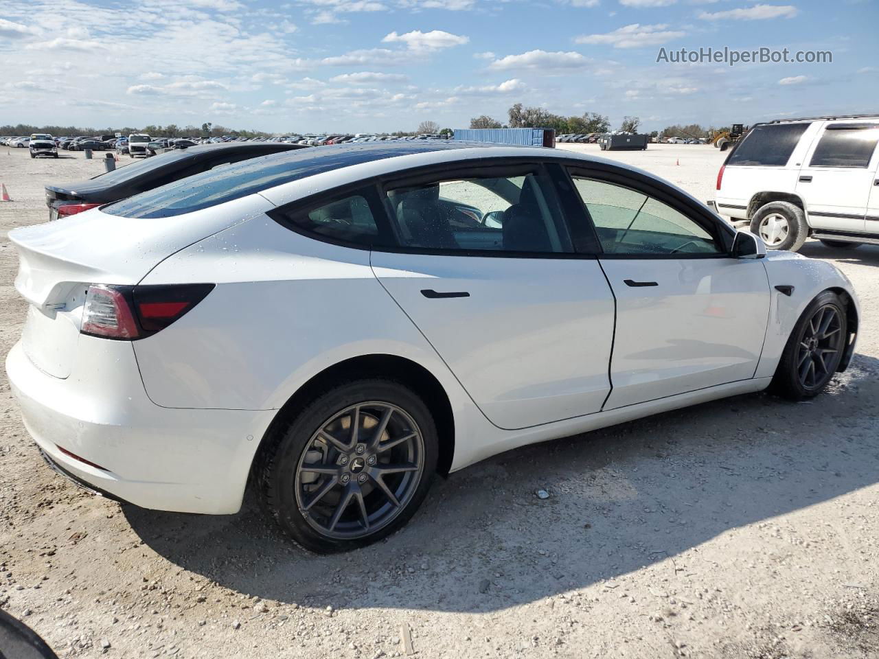 2022 Tesla Model 3  White vin: 5YJ3E1EB9NF251901