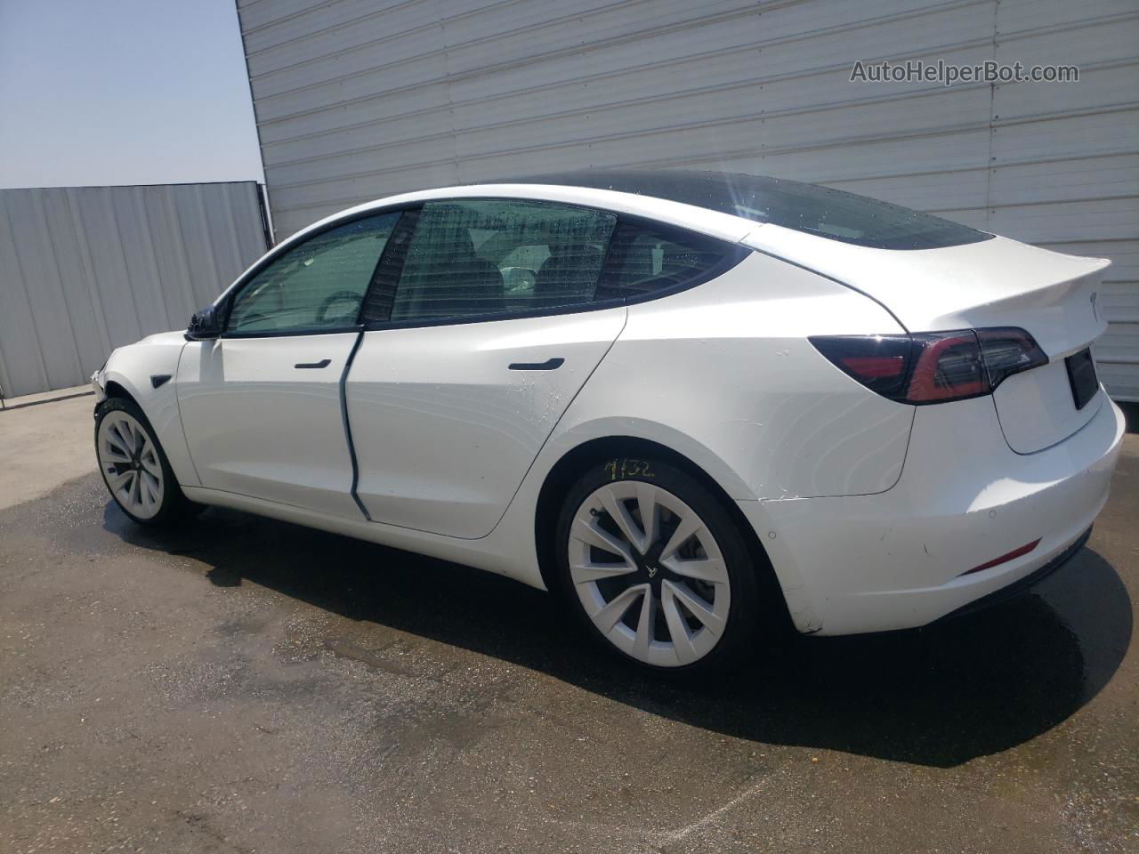 2022 Tesla Model 3  White vin: 5YJ3E1EB9NF300708