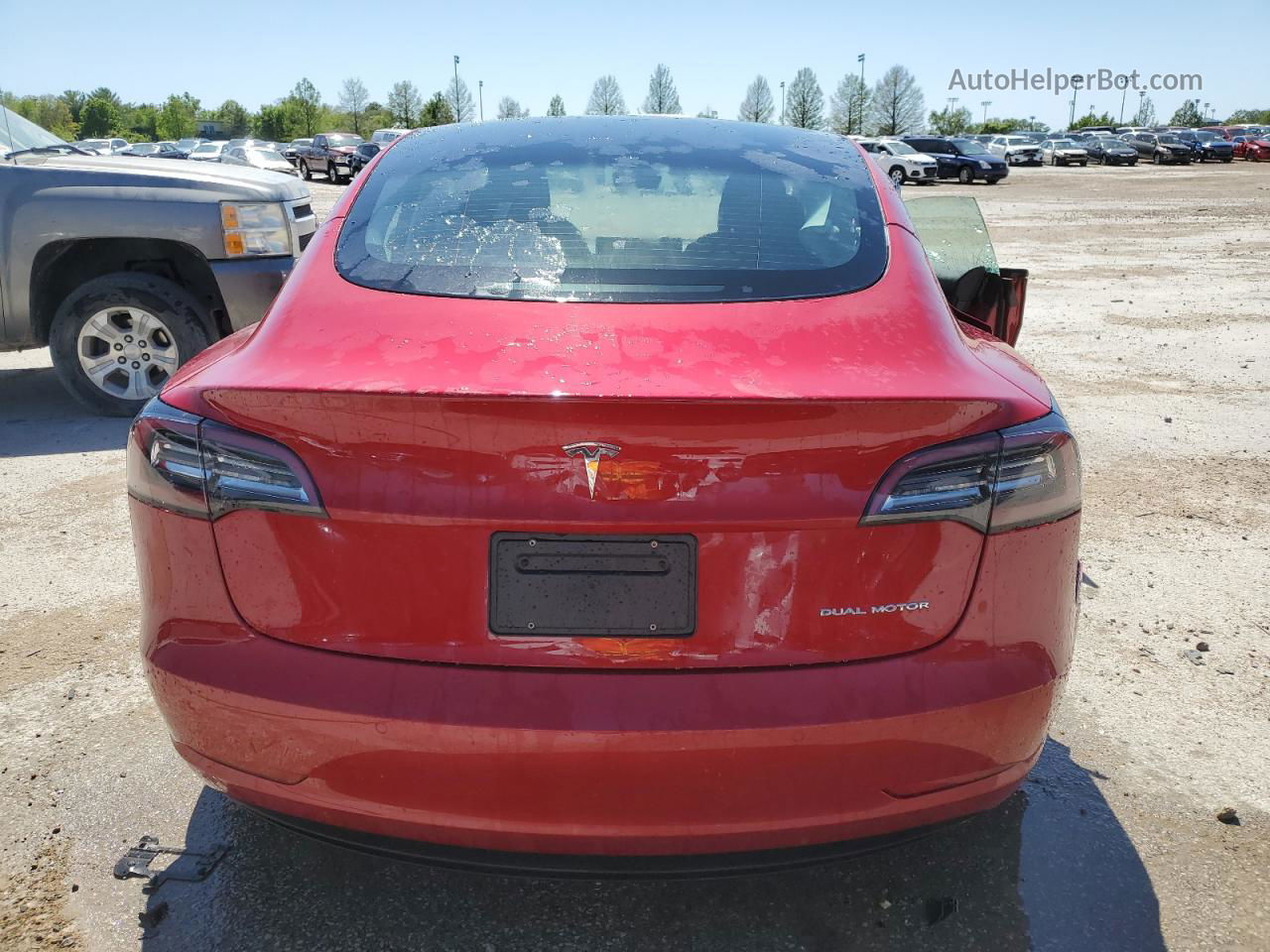 2022 Tesla Model 3  Red vin: 5YJ3E1EB9NF332235