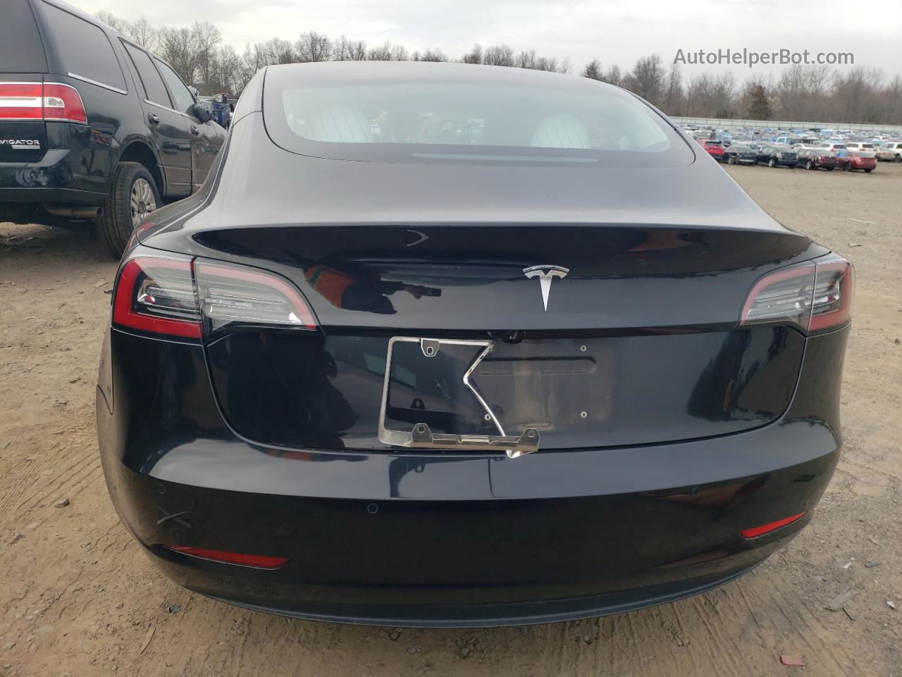 2018 Tesla Model 3  Черный vin: 5YJ3E1EBXJF095927
