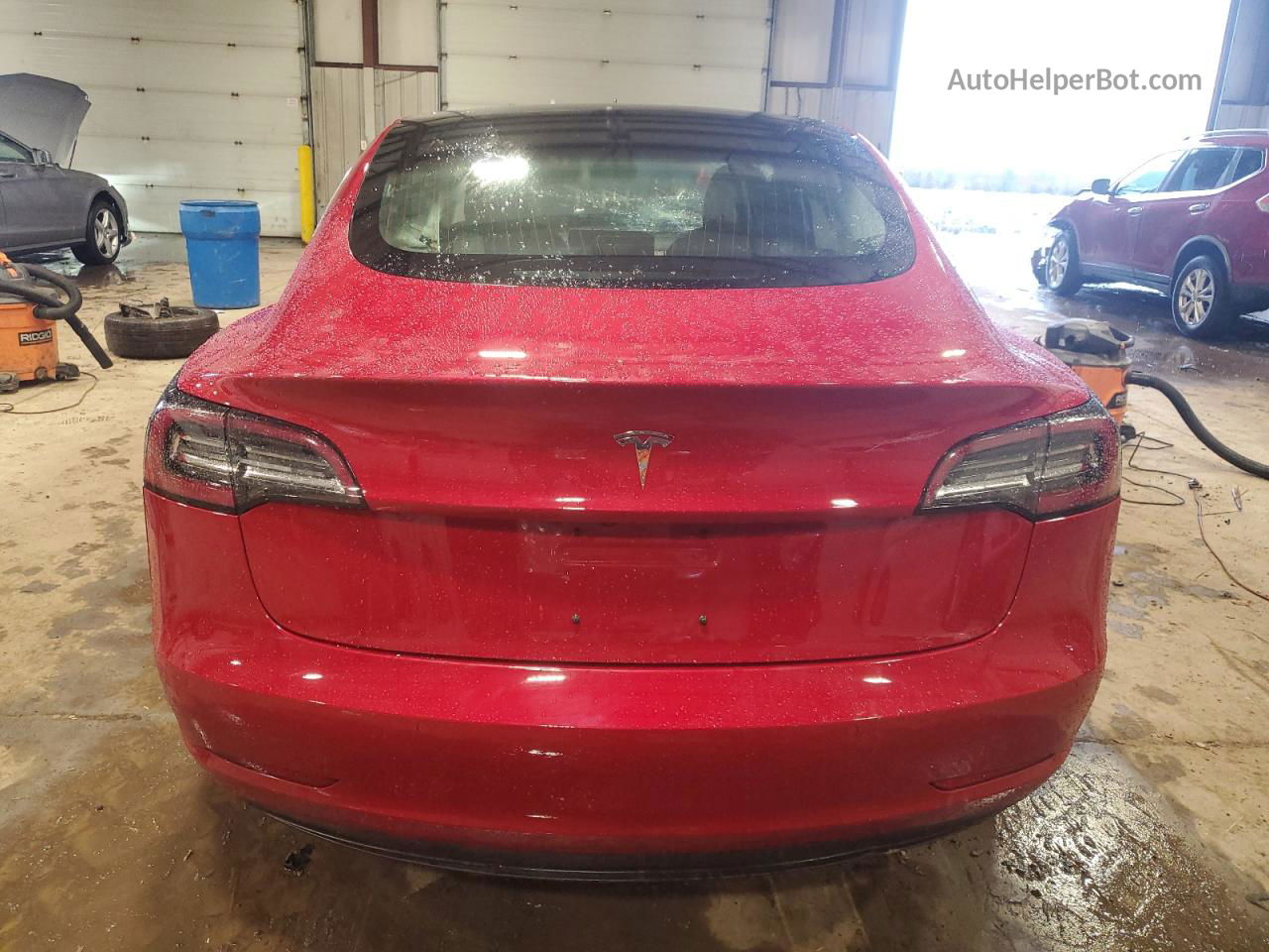 2018 Tesla Model 3  Красный vin: 5YJ3E1EBXJF114749