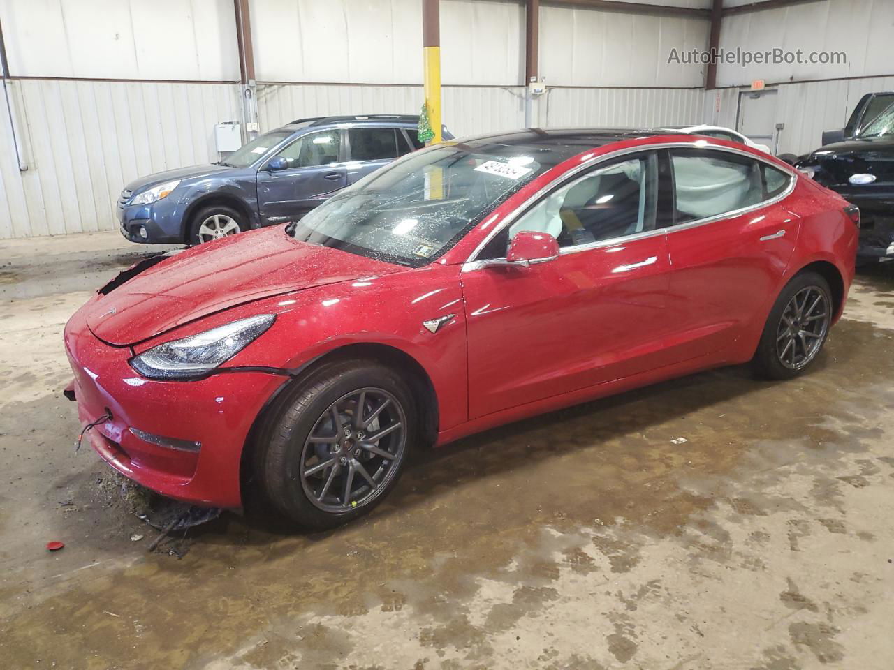 2018 Tesla Model 3  Красный vin: 5YJ3E1EBXJF114749