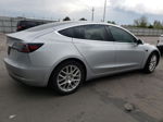 2018 Tesla Model 3  Серебряный vin: 5YJ3E1EBXJF117005