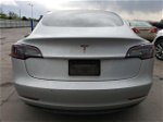 2018 Tesla Model 3  Серебряный vin: 5YJ3E1EBXJF117005