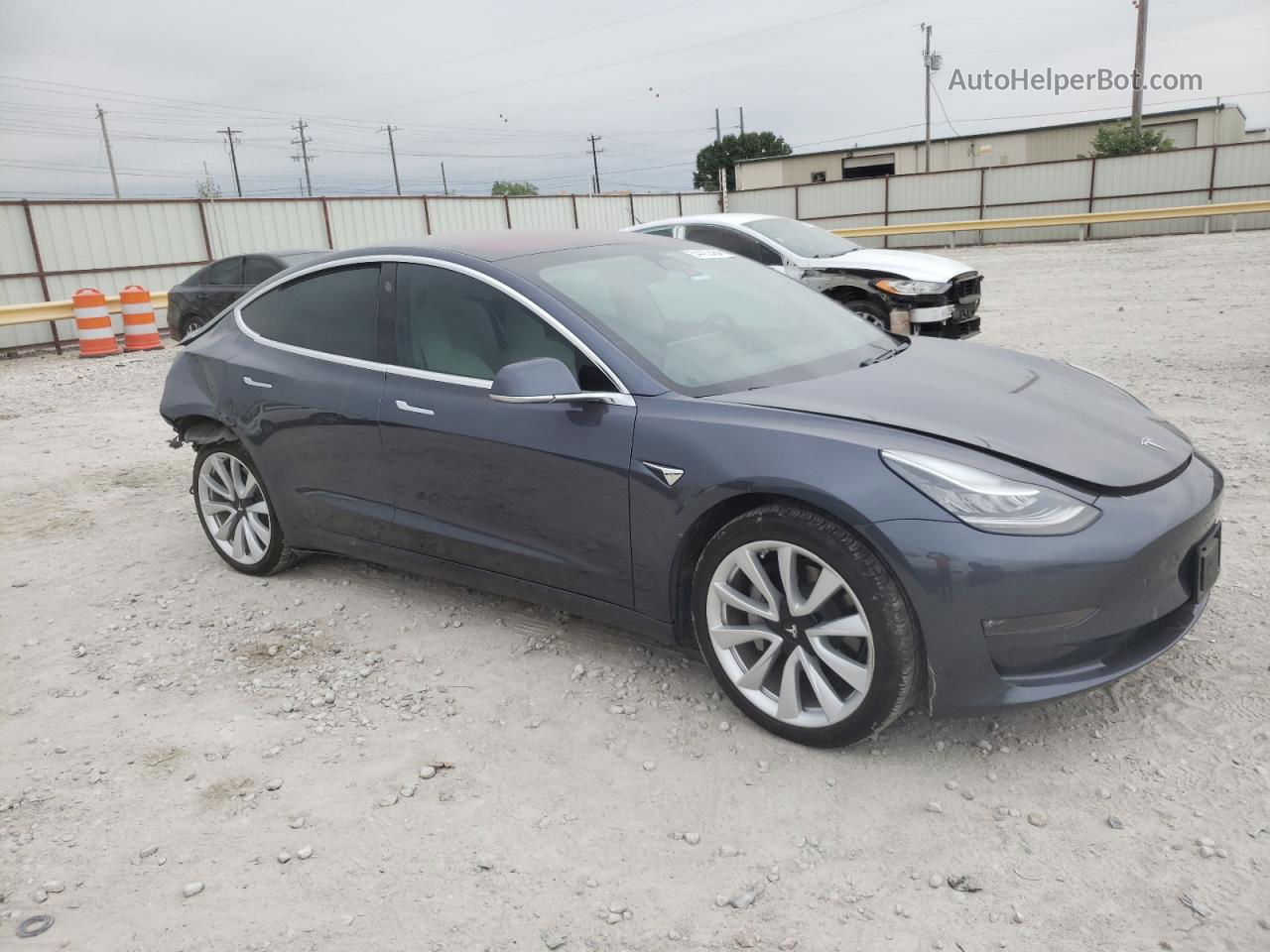 2018 Tesla Model 3  Серый vin: 5YJ3E1EBXJF188429