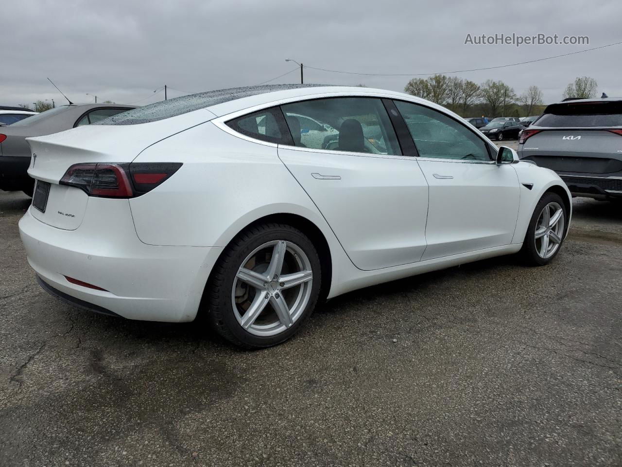 2019 Tesla Model 3  White vin: 5YJ3E1EBXKF494208