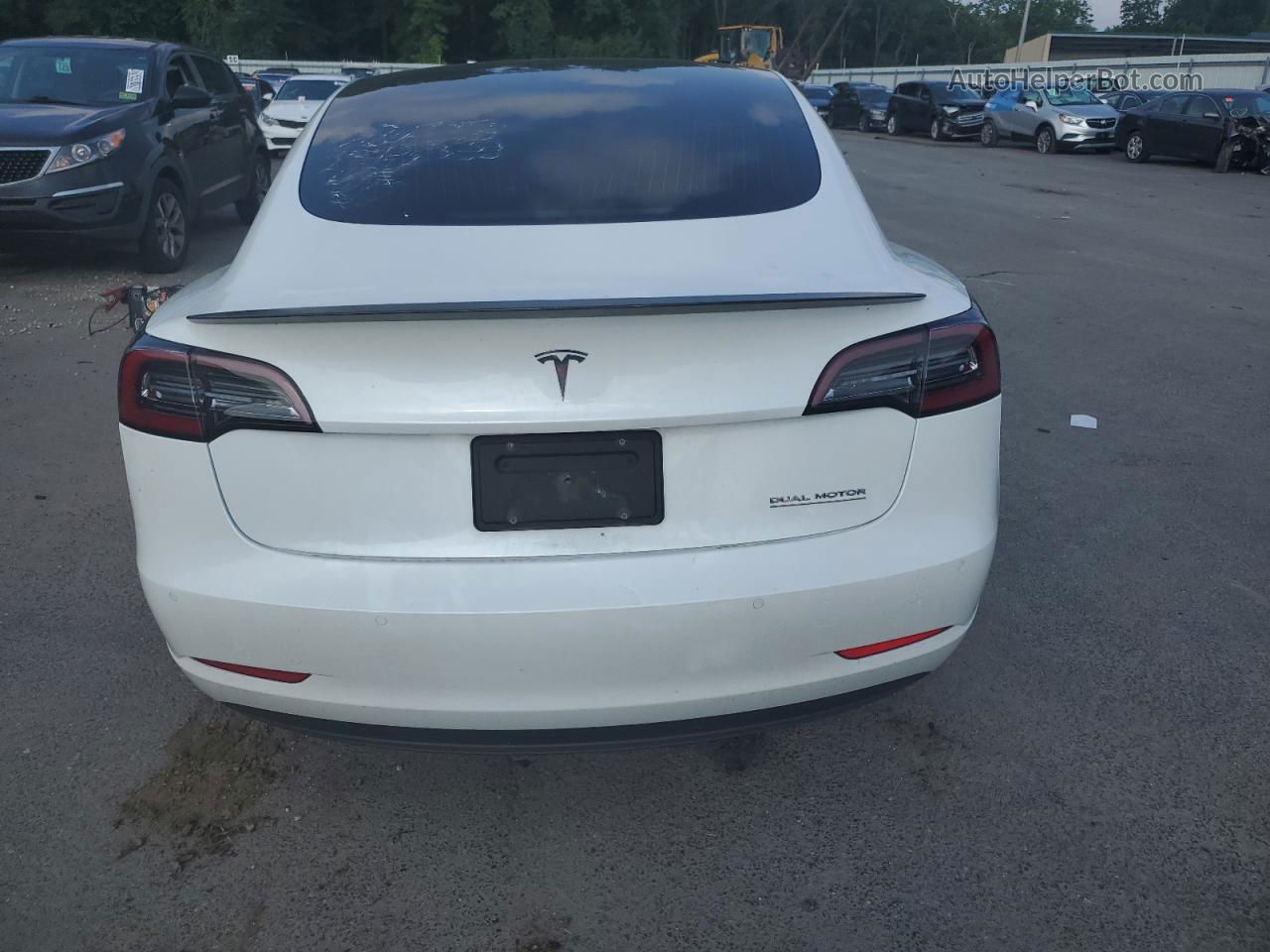 2020 Tesla Model 3  Белый vin: 5YJ3E1EC4LF624767