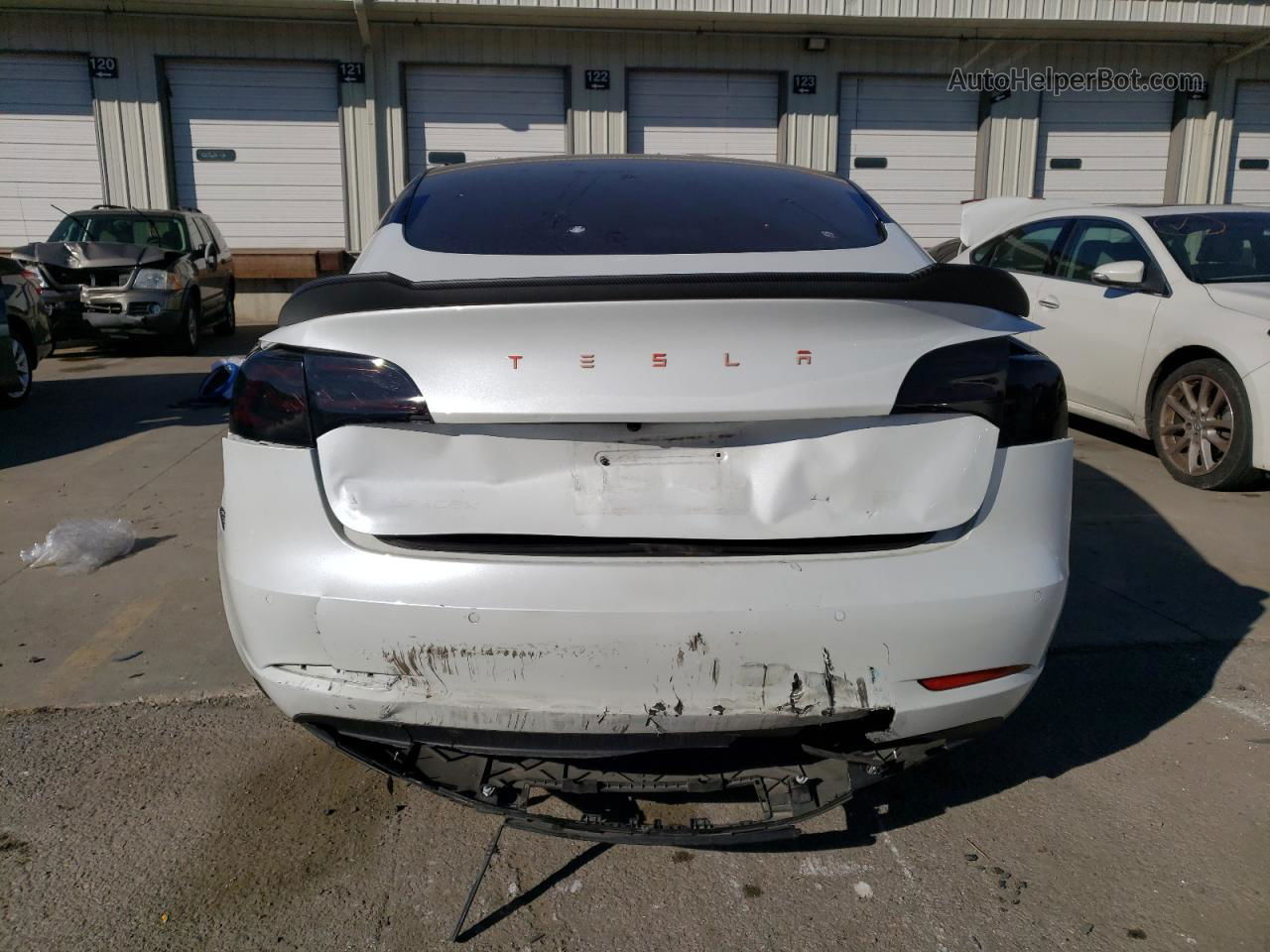 2022 Tesla Model 3  White vin: 5YJ3E1EC7NF107367