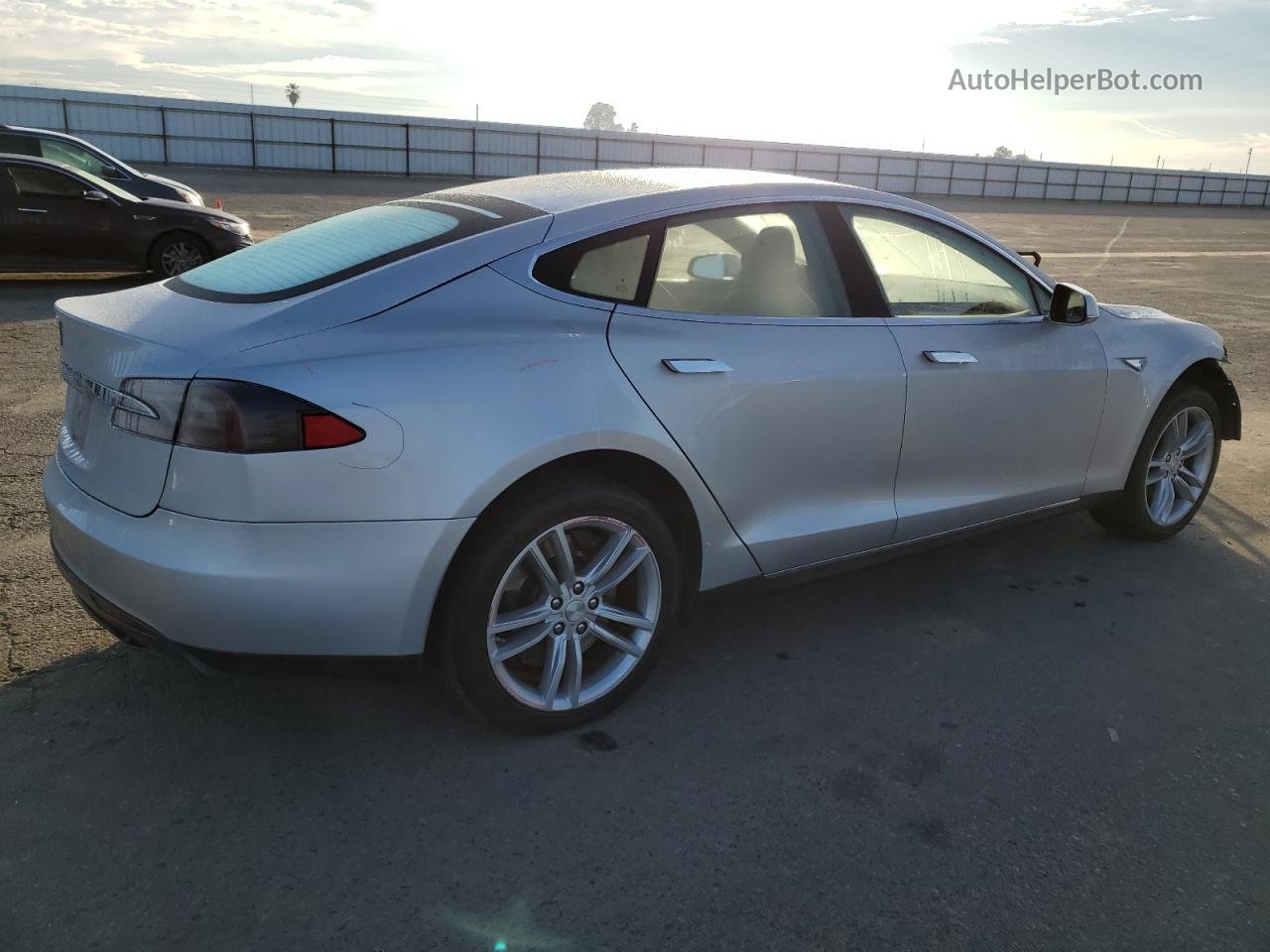 2013 Tesla Model S  Silver vin: 5YJSA1AC4DFP11177