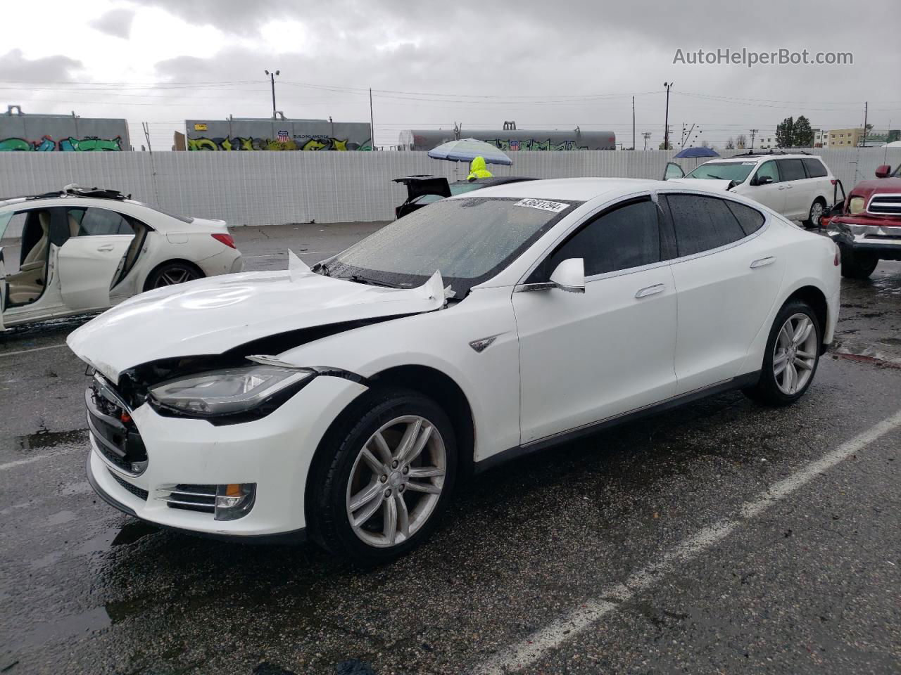 2013 Tesla Model S  Белый vin: 5YJSA1AC5DFP10233