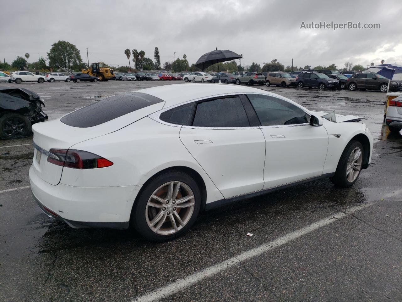 2013 Tesla Model S  White vin: 5YJSA1AC5DFP10233