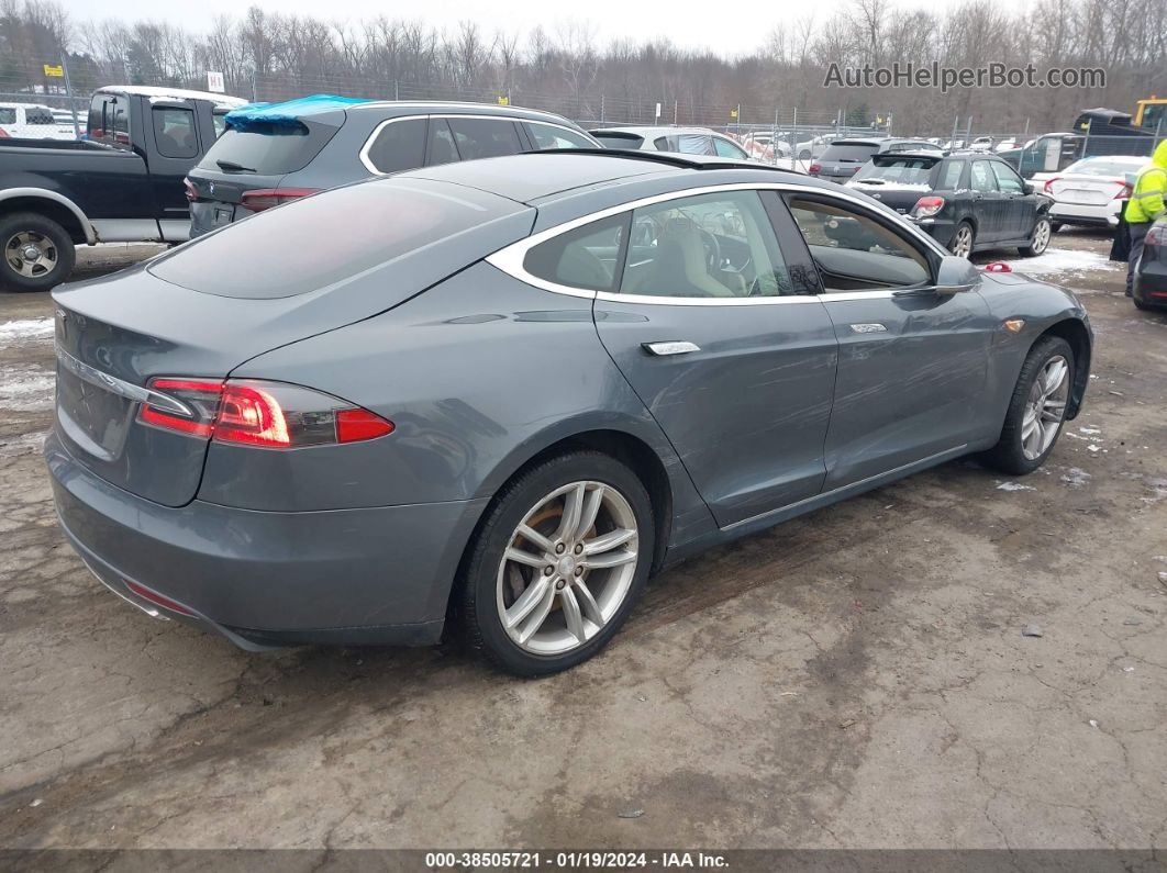 2013 Tesla Model S   Серый vin: 5YJSA1ACXDFP11233
