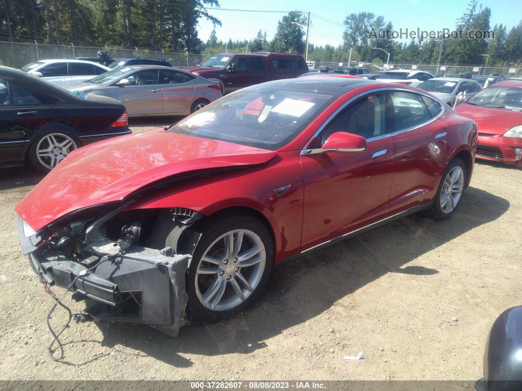 2013 Tesla Model S   Red vin: 5YJSA1AG1DFP09681