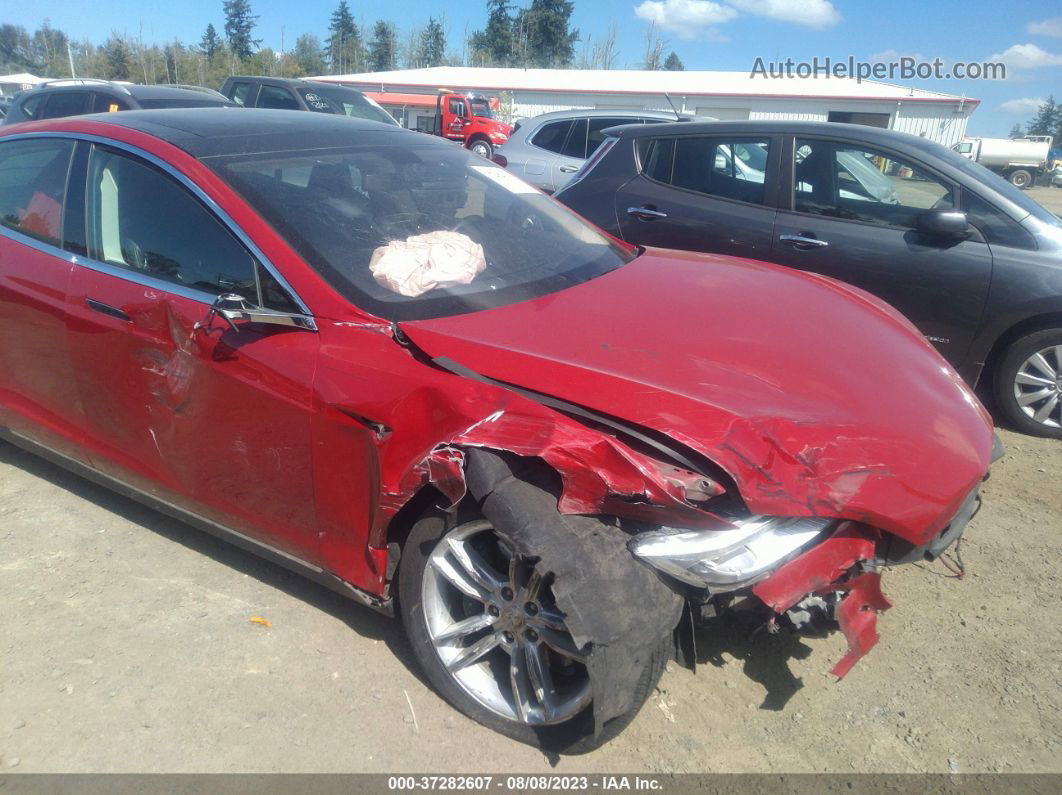 2013 Tesla Model S   Red vin: 5YJSA1AG1DFP09681