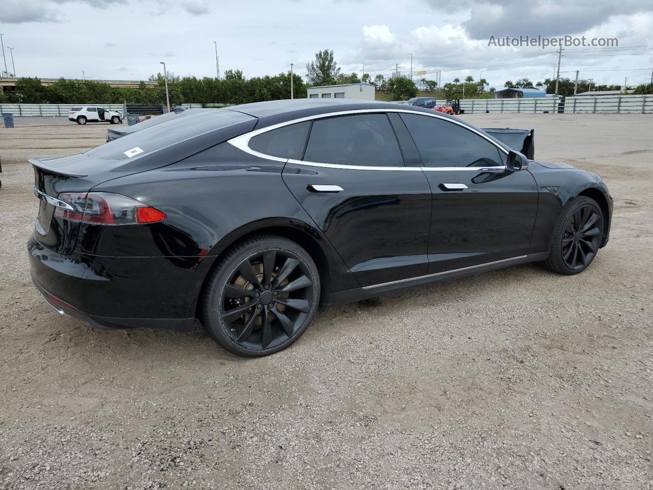 2013 Tesla Model S  Black vin: 5YJSA1AG3DFP07494