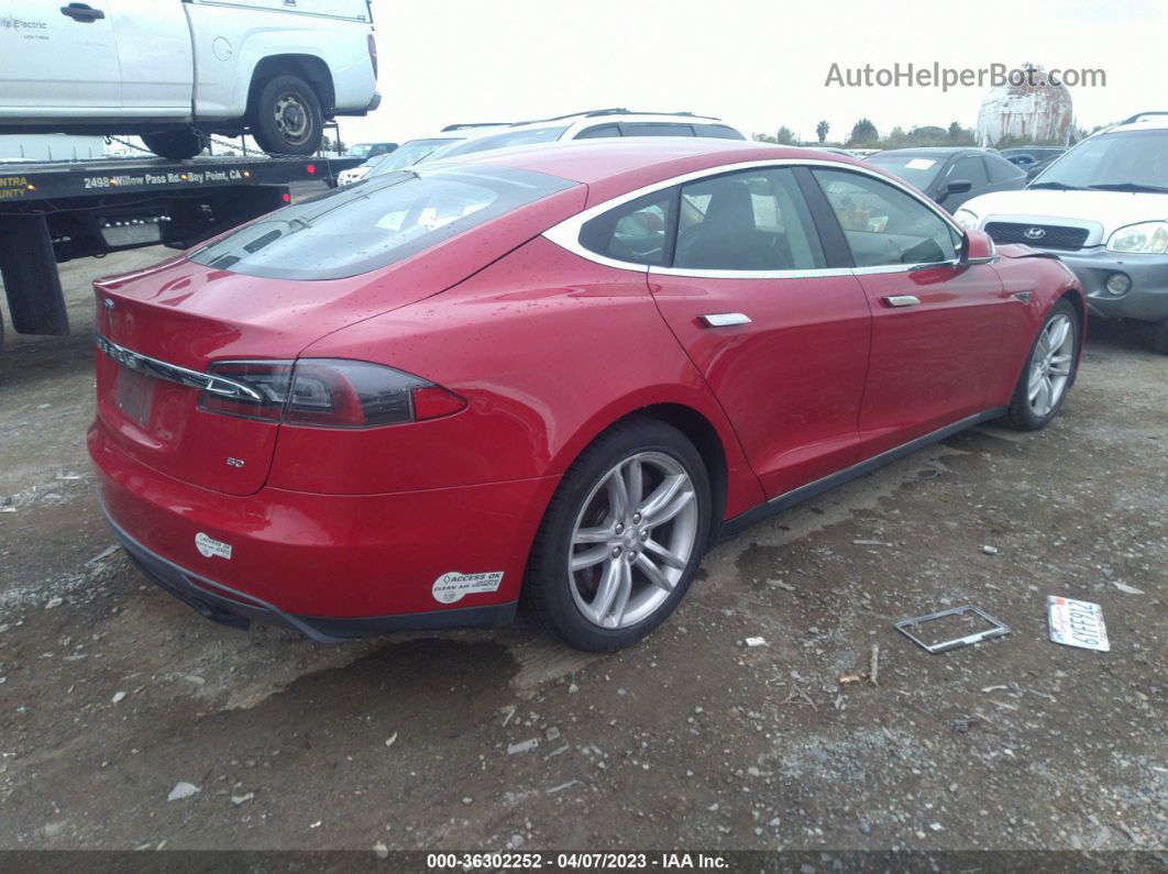 2013 Tesla Model S   Red vin: 5YJSA1AG4DFP08928