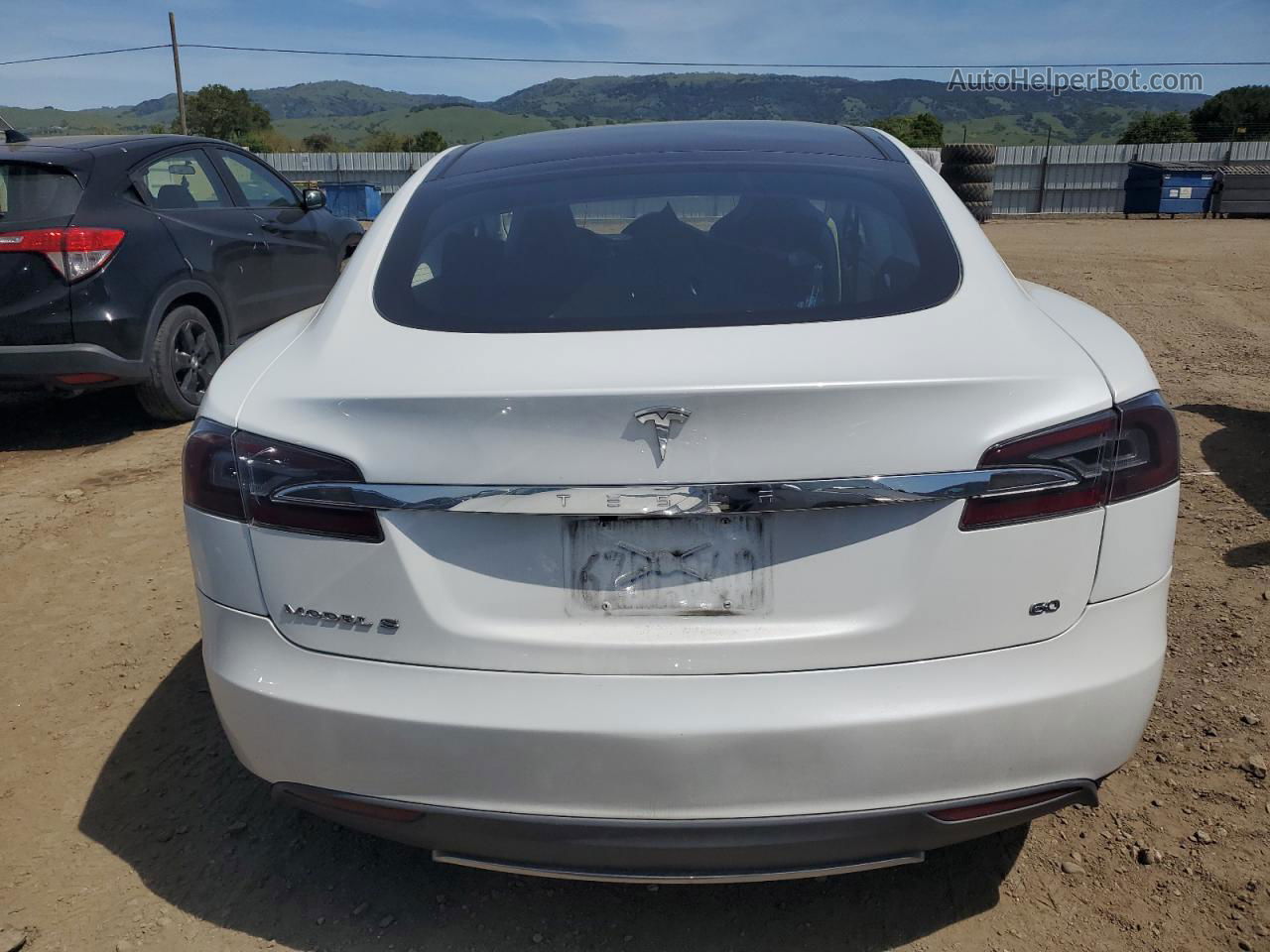 2013 Tesla Model S  White vin: 5YJSA1AG9DFP08259