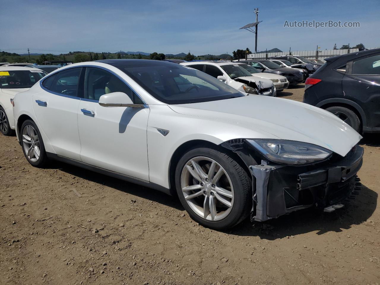 2013 Tesla Model S  White vin: 5YJSA1AG9DFP08259