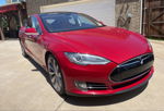 2013 Tesla Model S  Красный vin: 5YJSA1AG9DFP08925