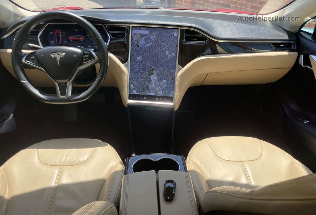 2013 Tesla Model S  Красный vin: 5YJSA1AG9DFP08925