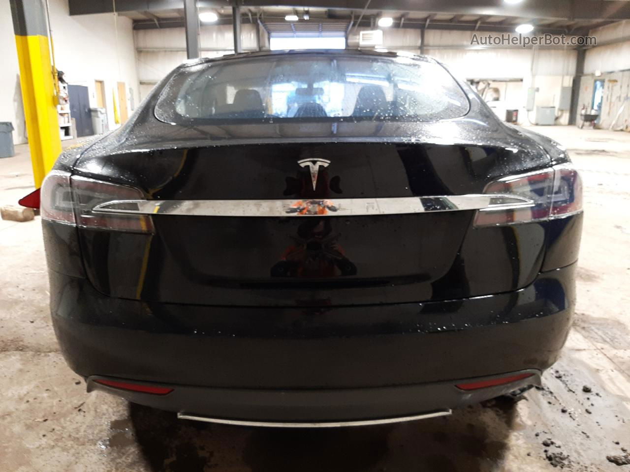 2013 Tesla Model S  Black vin: 5YJSA1BC5DFP10893