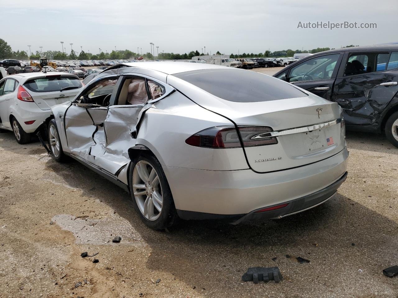2013 Tesla Model S  Silver vin: 5YJSA1BG7DFP11191