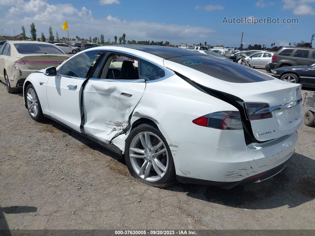 2013 Tesla Model S   White vin: 5YJSA1CG6DFP19622