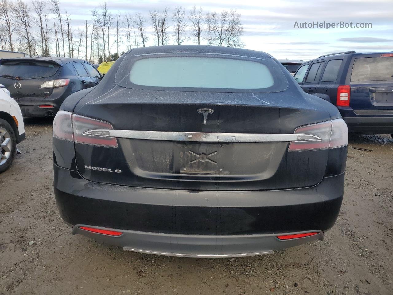 2013 Tesla Model S  Black vin: 5YJSA1CG7DFP03266