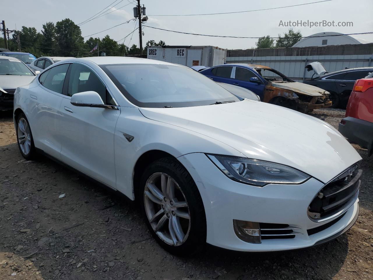 2013 Tesla Model S  White vin: 5YJSA1CG7DFP12176