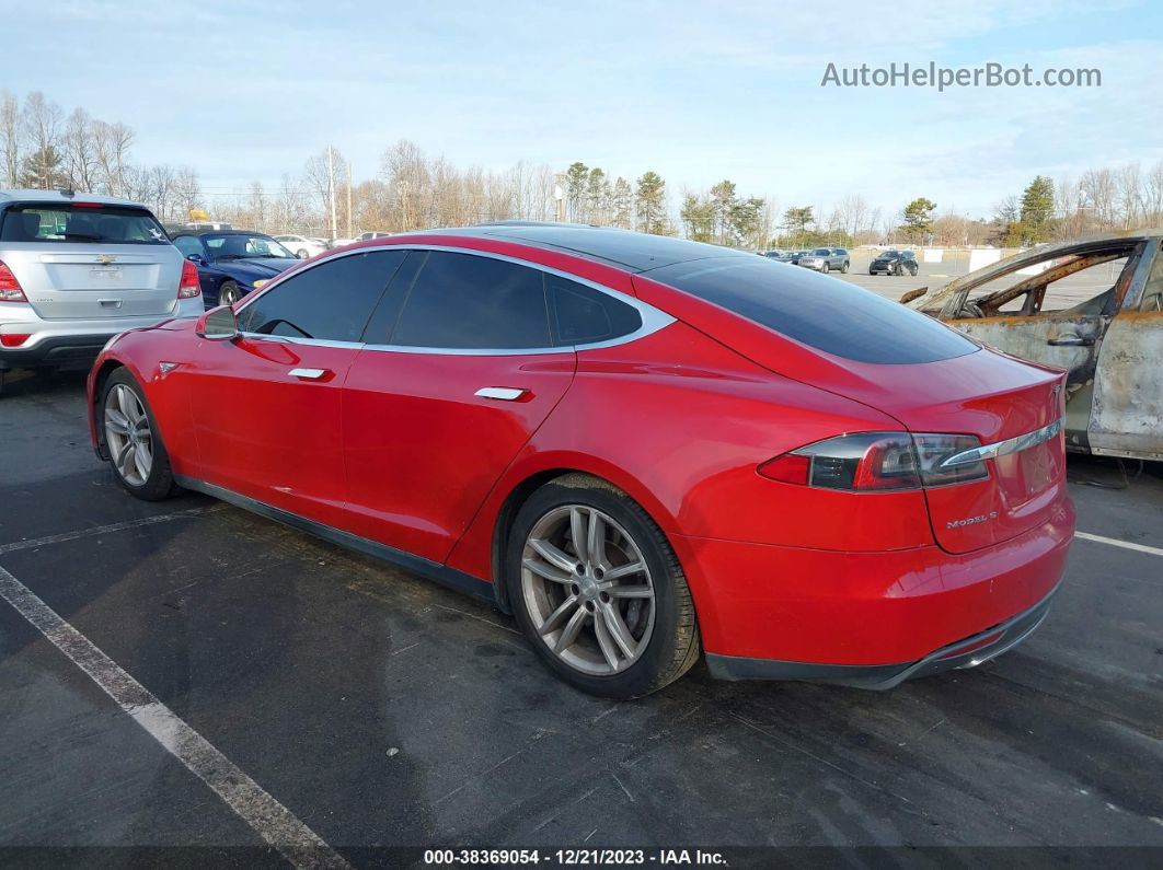 2013 Tesla Model S   Red vin: 5YJSA1CG8DFP14650