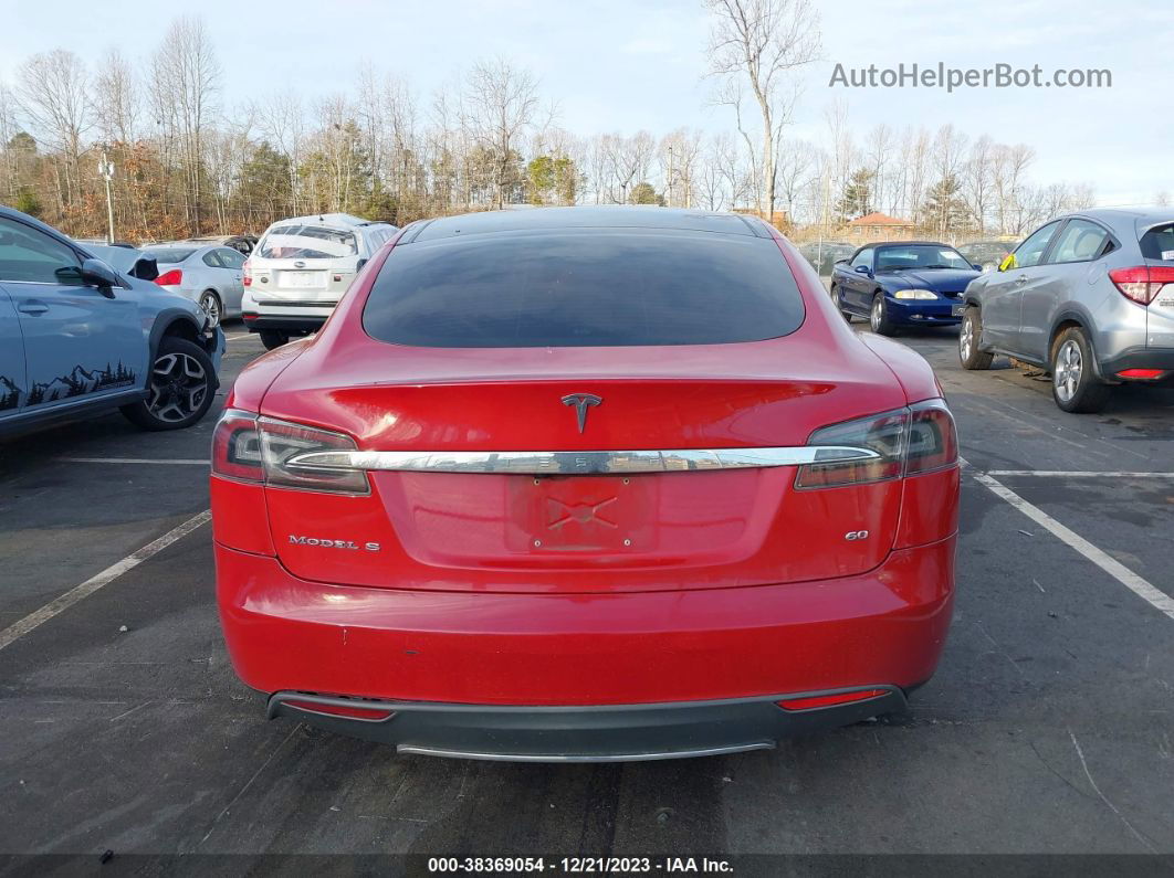 2013 Tesla Model S   Red vin: 5YJSA1CG8DFP14650