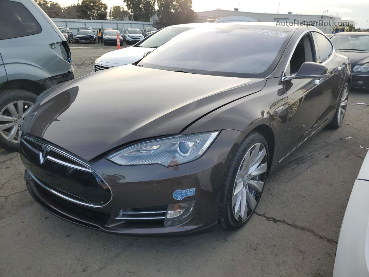 2013 Tesla Model S  Brown vin: 5YJSA1CG8DFP26104