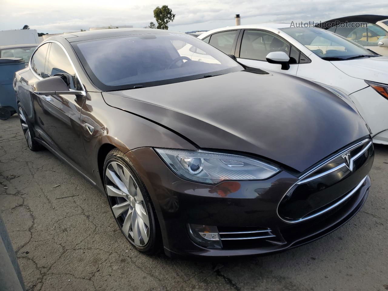 2013 Tesla Model S  Brown vin: 5YJSA1CG8DFP26104