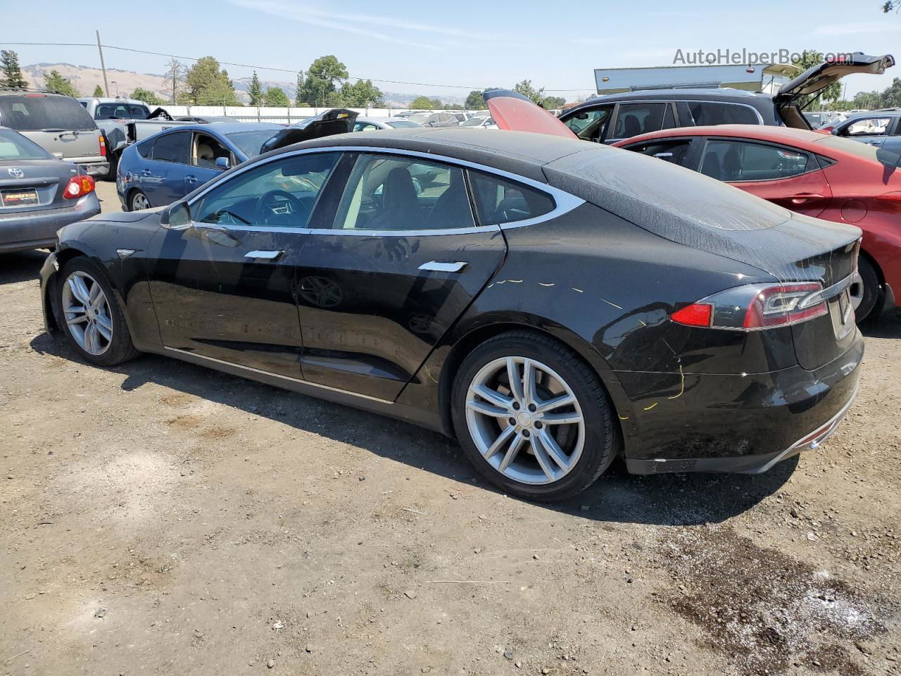 2013 Tesla Model S  Black vin: 5YJSA1CG8DFP27589