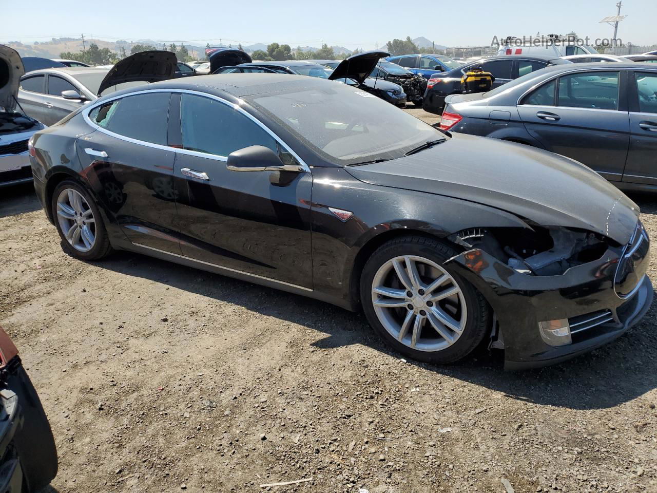 2013 Tesla Model S  Black vin: 5YJSA1CG8DFP27589