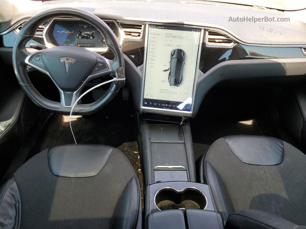 2013 Tesla Model S  Black vin: 5YJSA1CG8DFP27589