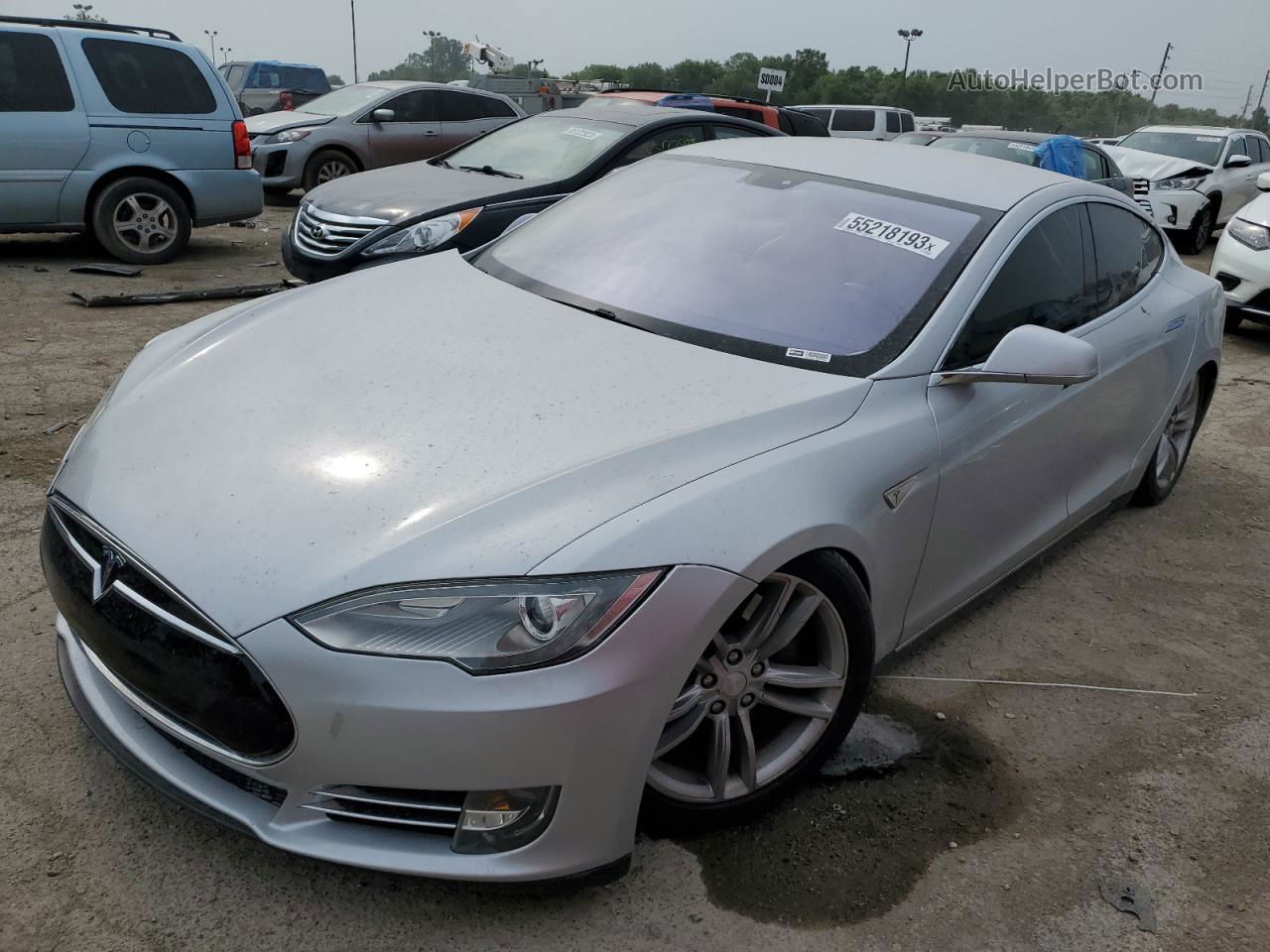 2013 Tesla Model S  Серебряный vin: 5YJSA1CG9DFP04791