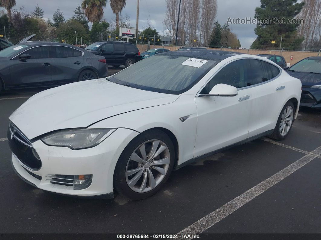 2013 Tesla Model S   White vin: 5YJSA1CG9DFP18609