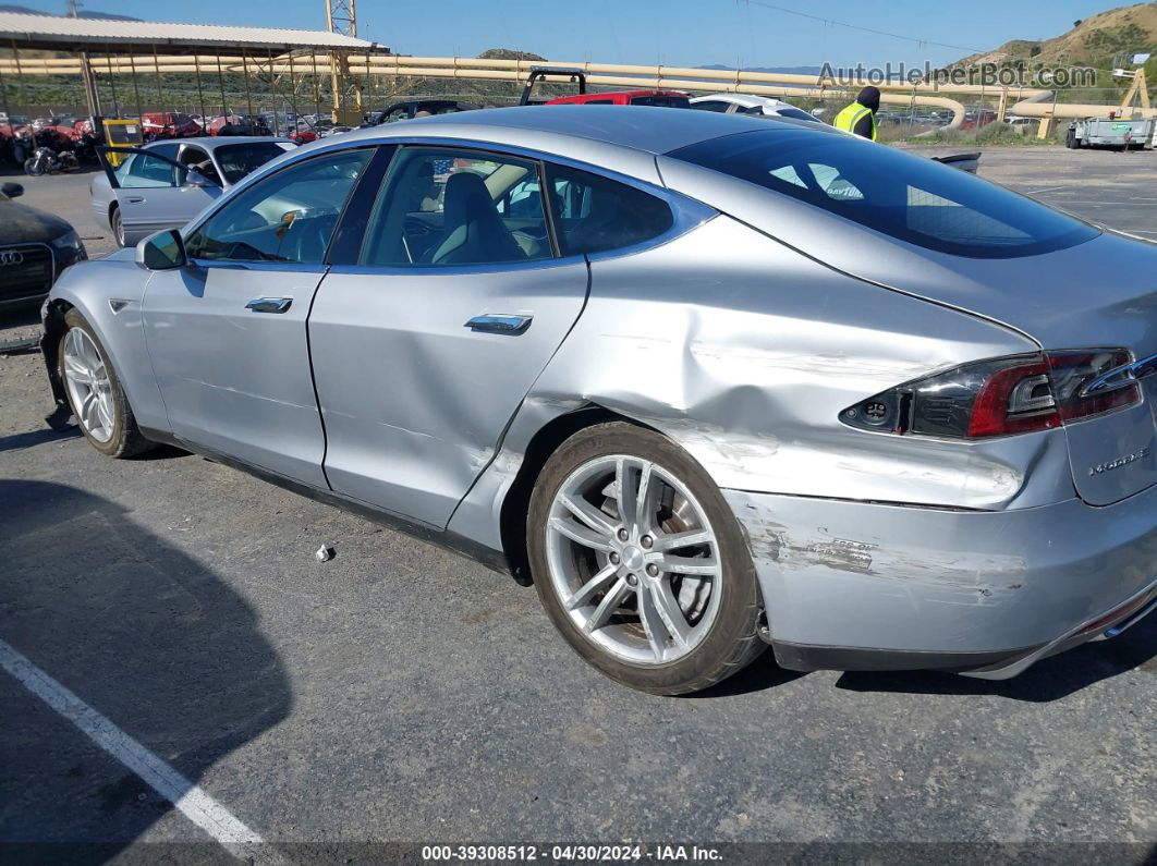 2013 Tesla Model S Серебряный vin: 5YJSA1CG9DFP24443