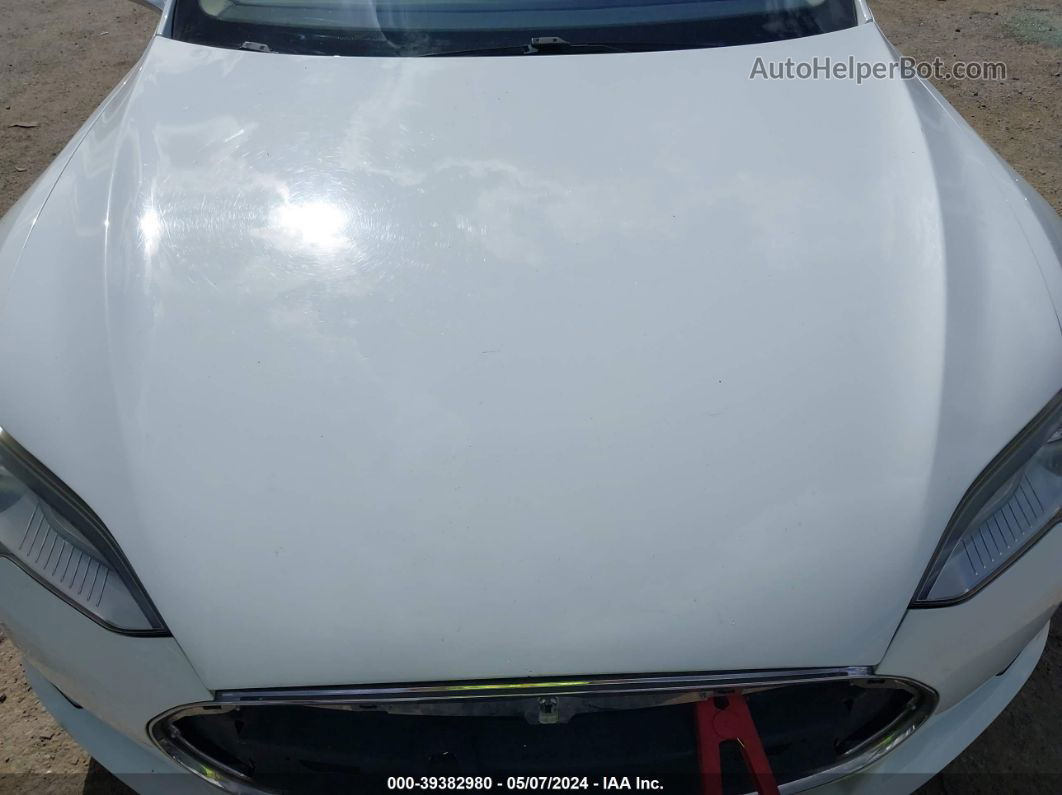 2013 Tesla Model S   White vin: 5YJSA1CGXDFP11071