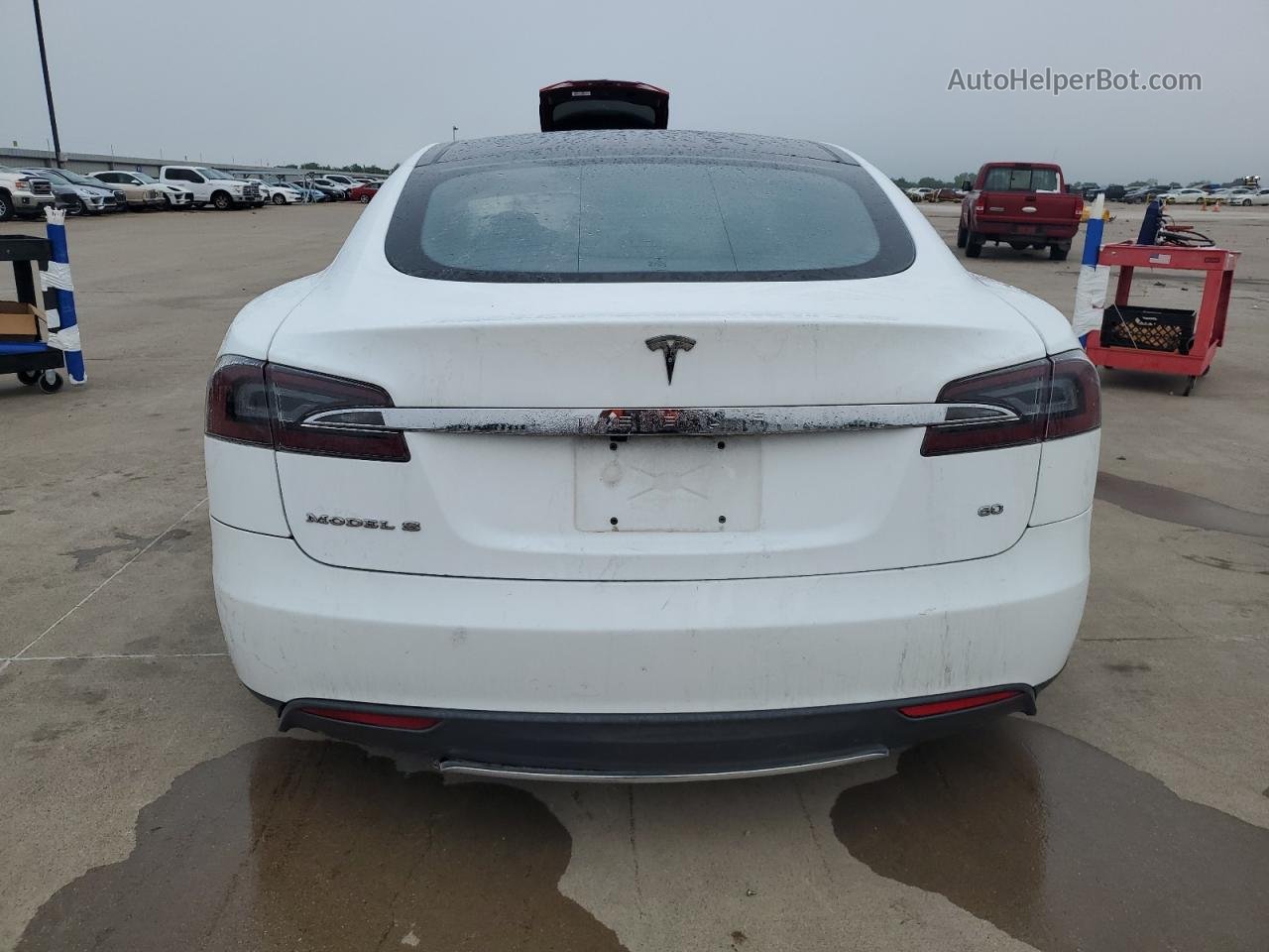 2013 Tesla Model S  White vin: 5YJSA1CGXDFP22040
