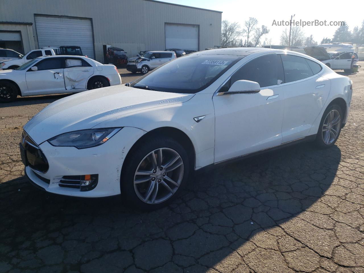 2013 Tesla Model S  White vin: 5YJSA1CN0DFP04497