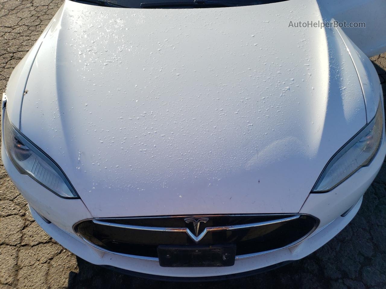 2013 Tesla Model S  White vin: 5YJSA1CN0DFP04497