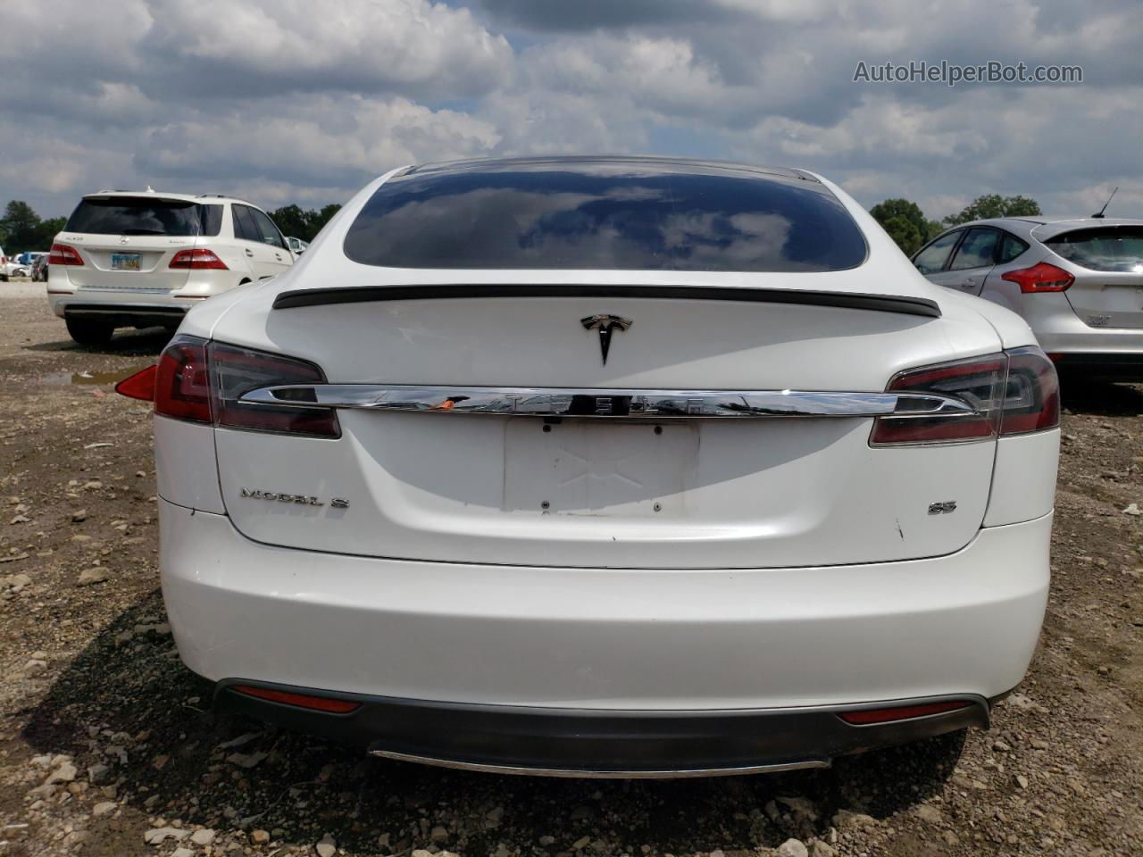 2013 Tesla Model S  White vin: 5YJSA1CN0DFP13619