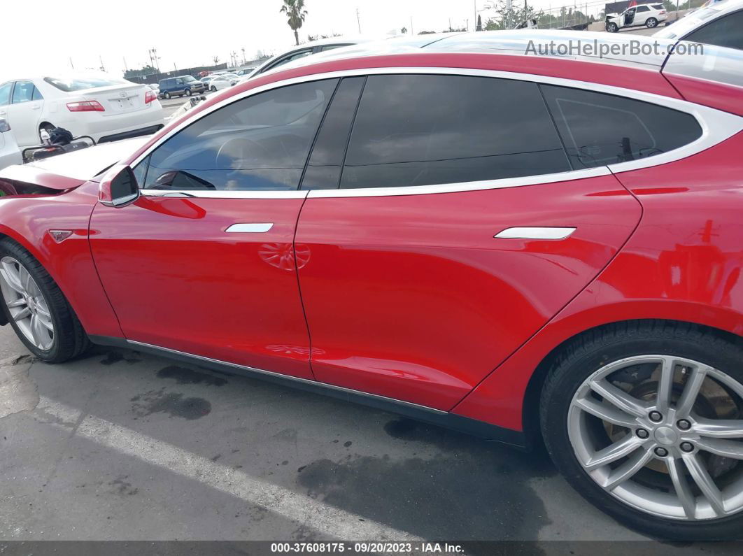 2013 Tesla Model S   Red vin: 5YJSA1CN2DFP10026